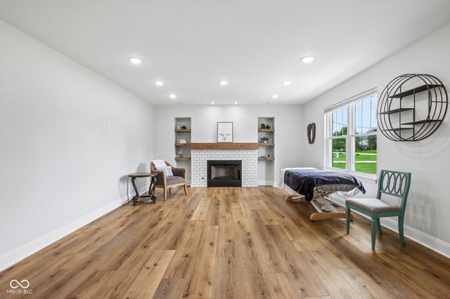 1924 S Avon Avenue, Avon, IN 46123