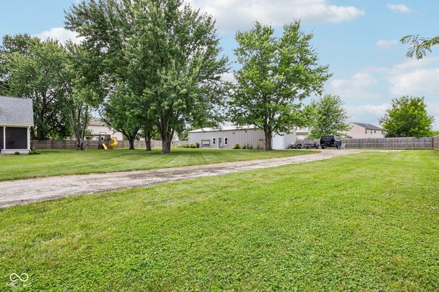1924 S Avon Avenue, Avon, IN 46123