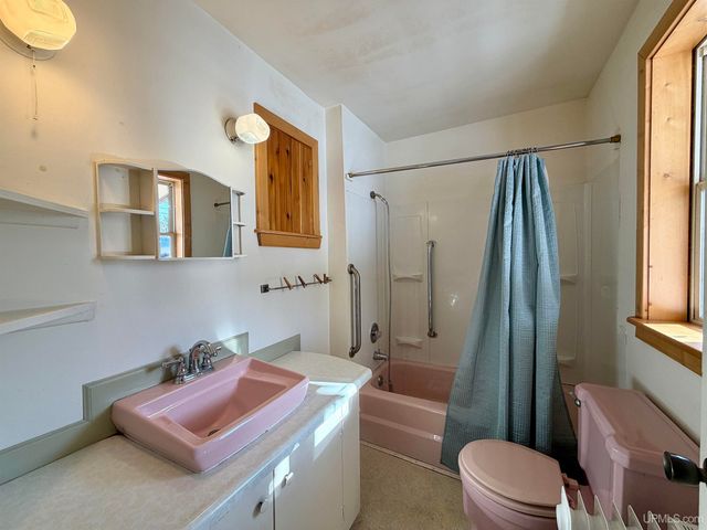 561 E M35 Highway, Gwinn, MI 49841