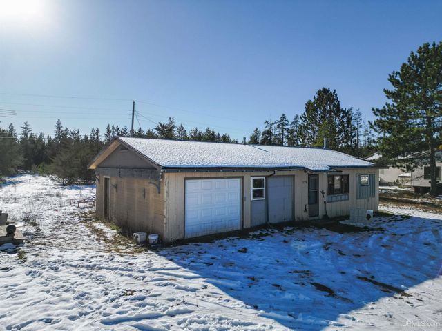 561 E M35 Highway, Gwinn, MI 49841