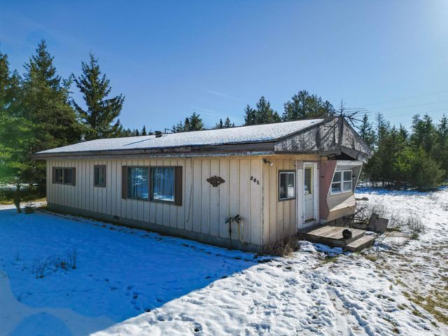 561 E M35 Highway, Gwinn, MI 49841