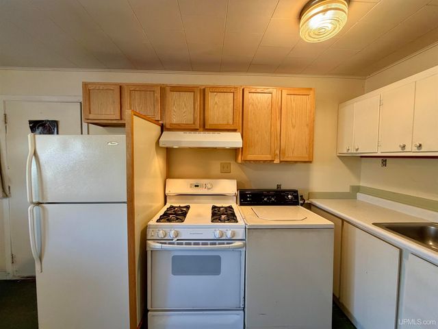 561 E M35 Highway, Gwinn, MI 49841