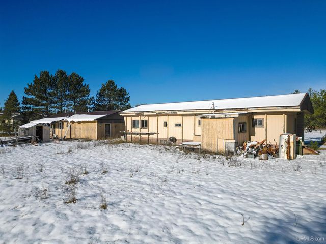 561 E M35 Highway, Gwinn, MI 49841
