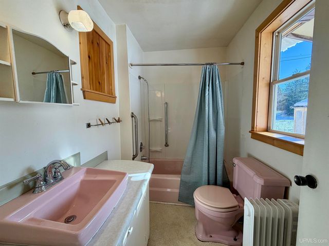 561 E M35 Highway, Gwinn, MI 49841