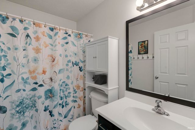 1913 Miniature Rose Lane, Mishawaka, IN 46544