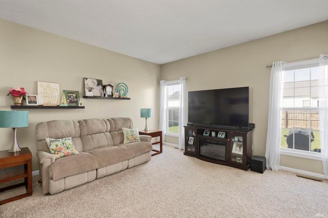 1913 Miniature Rose Lane, Mishawaka, IN 46544