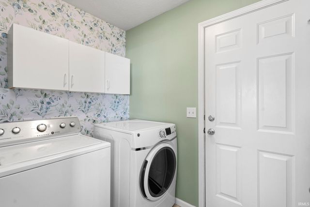 1913 Miniature Rose Lane, Mishawaka, IN 46544