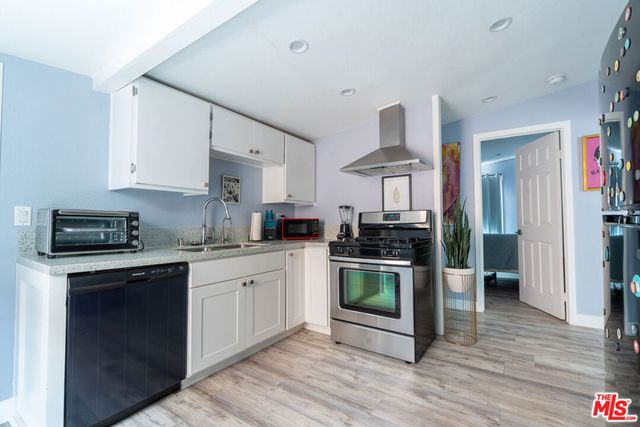 218 N Avenue 61, Los Angeles, CA 90042