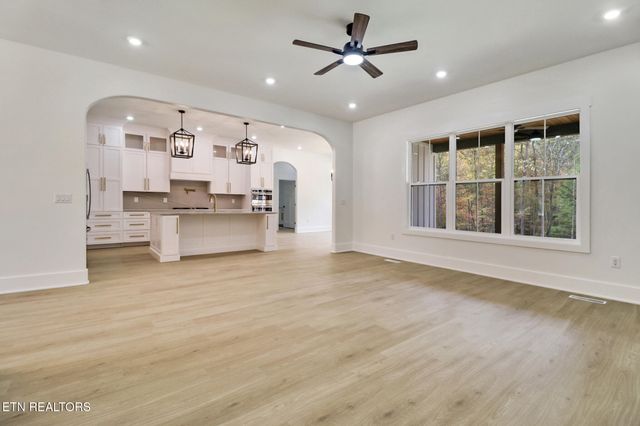 382 Annabelle Way, Jamestown, TN 38556