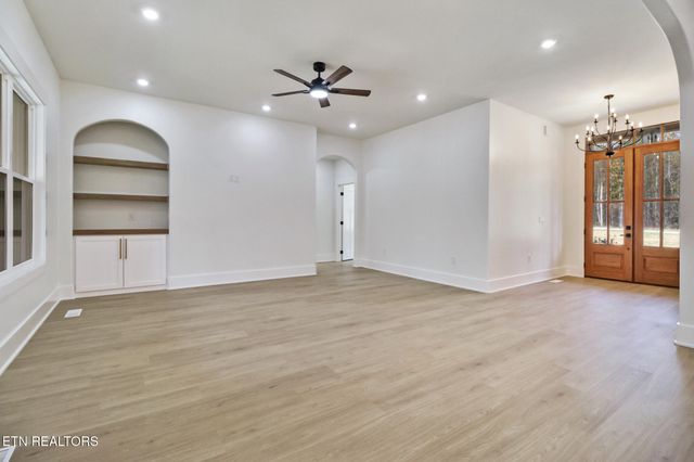 382 Annabelle Way, Jamestown, TN 38556