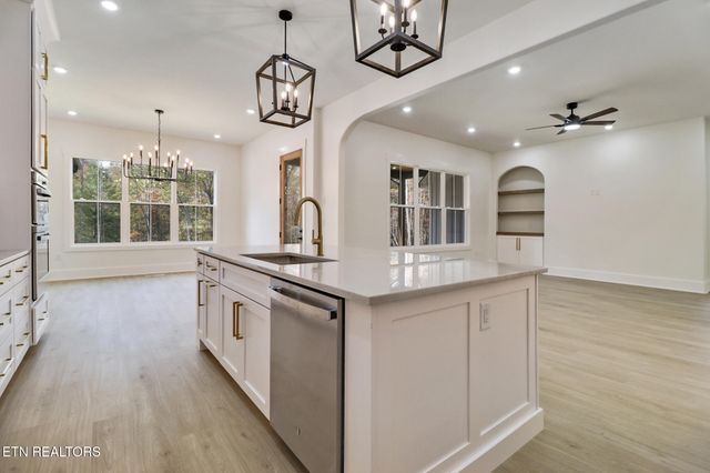 382 Annabelle Way, Jamestown, TN 38556