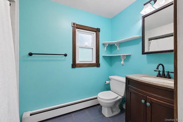 350 S Greene Avenue, Lindenhurst, NY 11757
