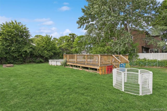 350 S Greene Avenue, Lindenhurst, NY 11757