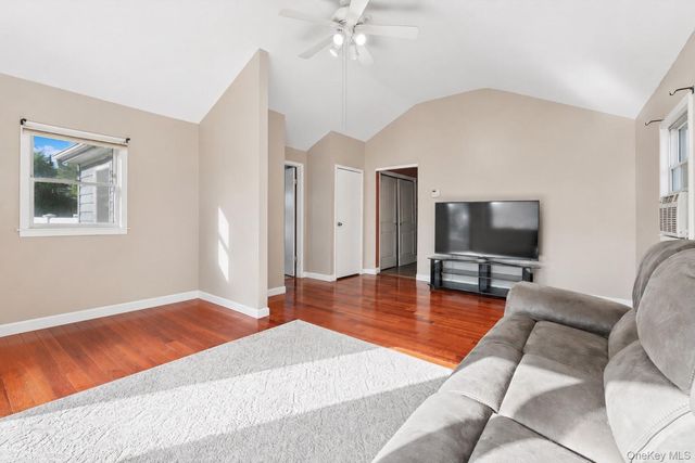 350 S Greene Avenue, Lindenhurst, NY 11757