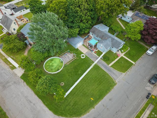 350 S Greene Avenue, Lindenhurst, NY 11757