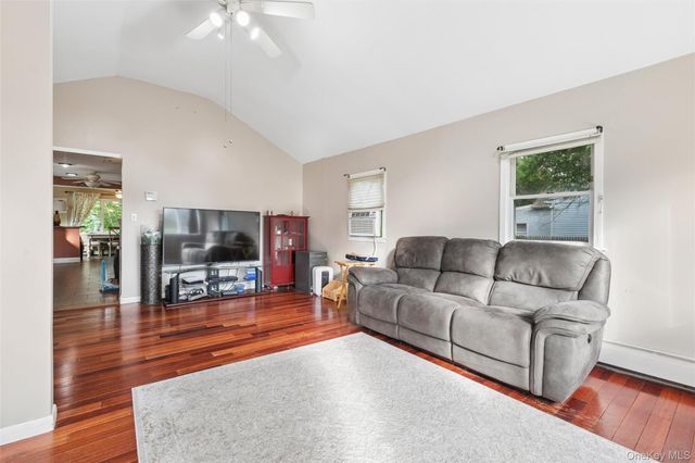 350 S Greene Avenue, Lindenhurst, NY 11757