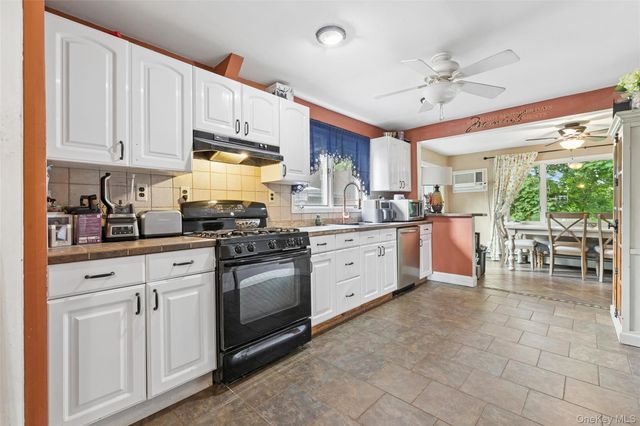 350 S Greene Avenue, Lindenhurst, NY 11757