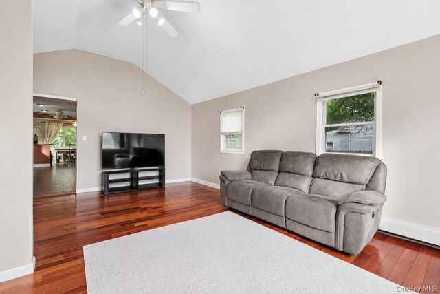 350 S Greene Avenue, Lindenhurst, NY 11757
