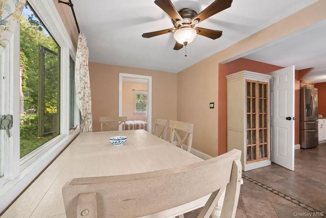 350 S Greene Avenue, Lindenhurst, NY 11757