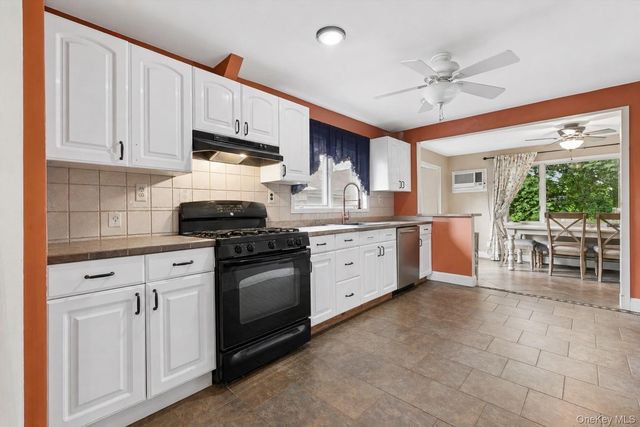 350 S Greene Avenue, Lindenhurst, NY 11757