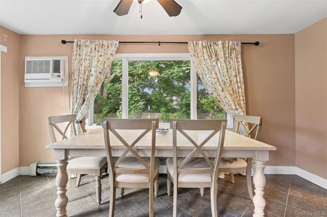 350 S Greene Avenue, Lindenhurst, NY 11757
