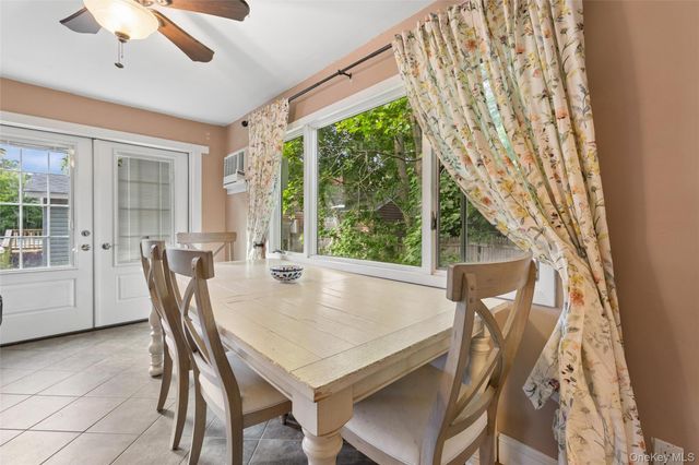 350 S Greene Avenue, Lindenhurst, NY 11757