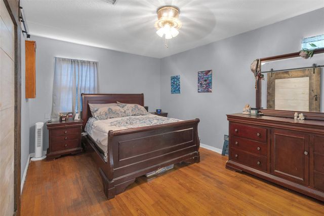 617 Catalpa Street, Angleton, TX 77515