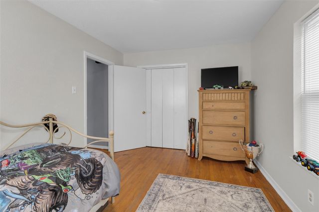 617 Catalpa Street, Angleton, TX 77515
