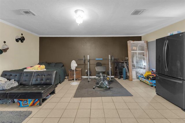 617 Catalpa Street, Angleton, TX 77515