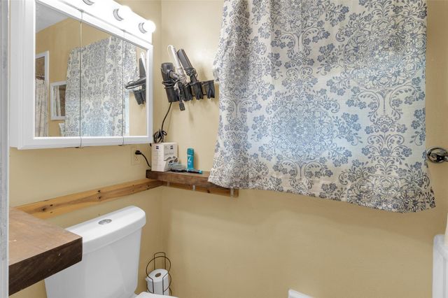 617 Catalpa Street, Angleton, TX 77515