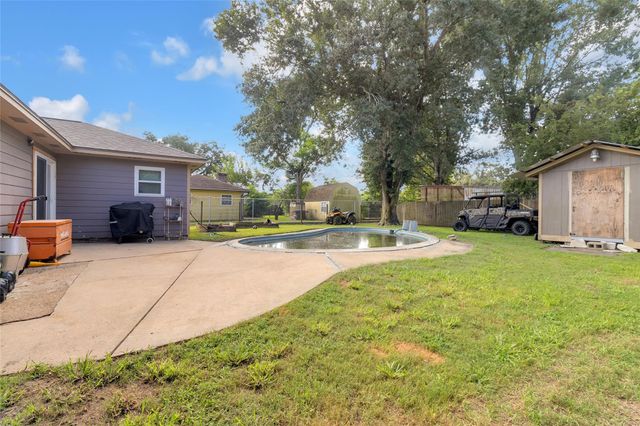 617 Catalpa Street, Angleton, TX 77515