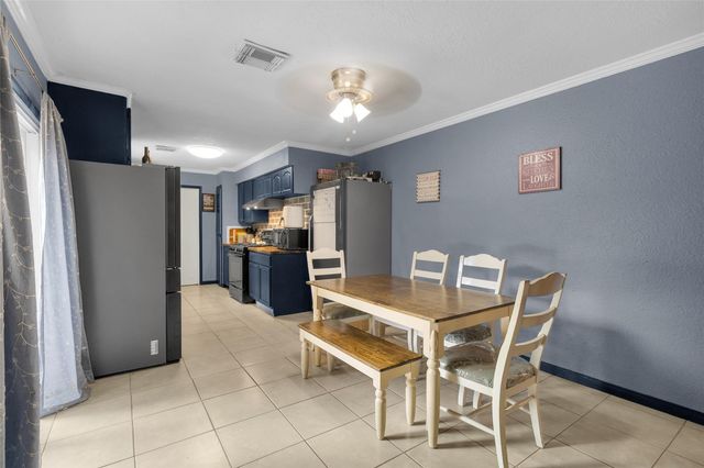 617 Catalpa Street, Angleton, TX 77515