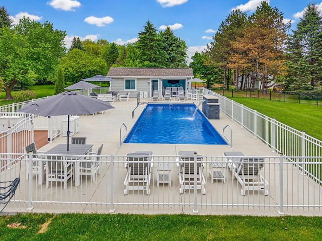 W220N11412 Amy Belle ROAD, Germantown, WI 53022