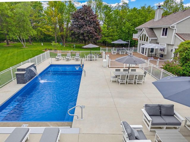 W220N11412 Amy Belle ROAD, Germantown, WI 53022