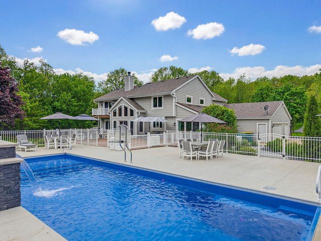 W220N11412 Amy Belle ROAD, Germantown, WI 53022