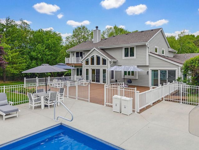 W220N11412 Amy Belle ROAD, Germantown, WI 53022