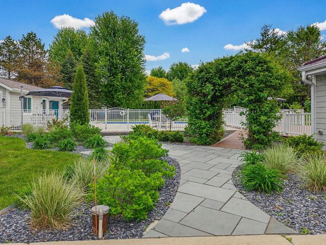 W220N11412 Amy Belle ROAD, Germantown, WI 53022