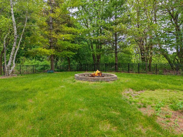 W220N11412 Amy Belle ROAD, Germantown, WI 53022