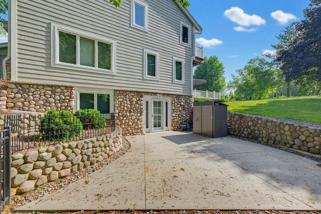 W220N11412 Amy Belle ROAD, Germantown, WI 53022