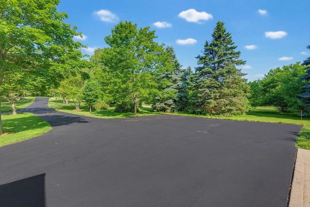W220N11412 Amy Belle ROAD, Germantown, WI 53022