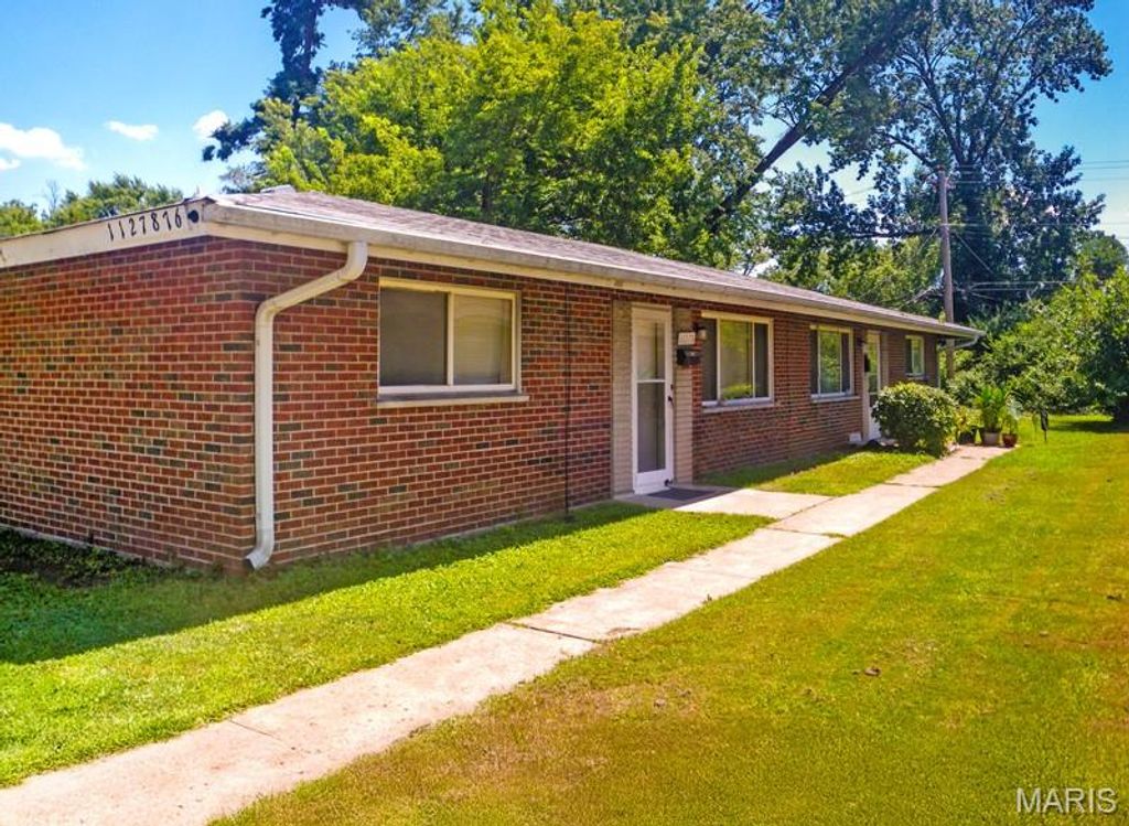 11276-11278 Liana Lane, St Ann, MO 63074