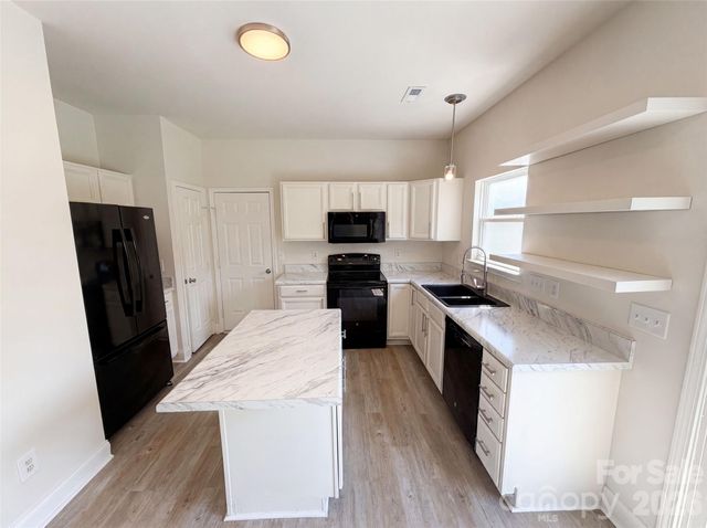 11805 Guildhall Lane, Charlotte, NC 28213
