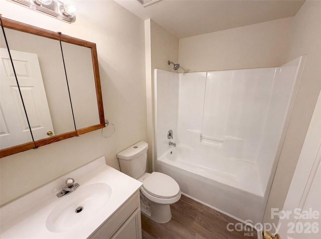 11805 Guildhall Lane, Charlotte, NC 28213