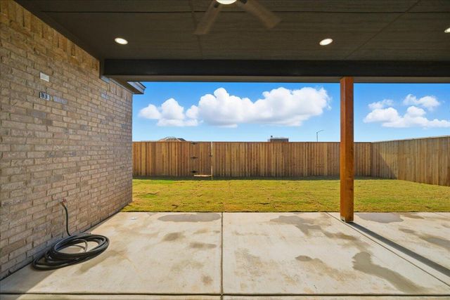 1115 N 6th Street, Wolfforth, TX 79382