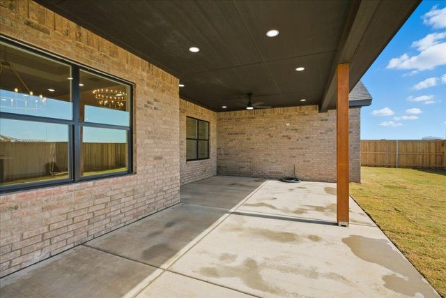 1115 N 6th Street, Wolfforth, TX 79382