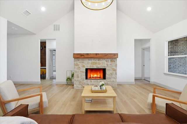 1115 N 6th Street, Wolfforth, TX 79382