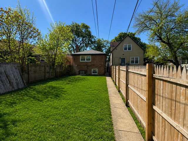 1234 W 97th Place, Chicago, IL 60643