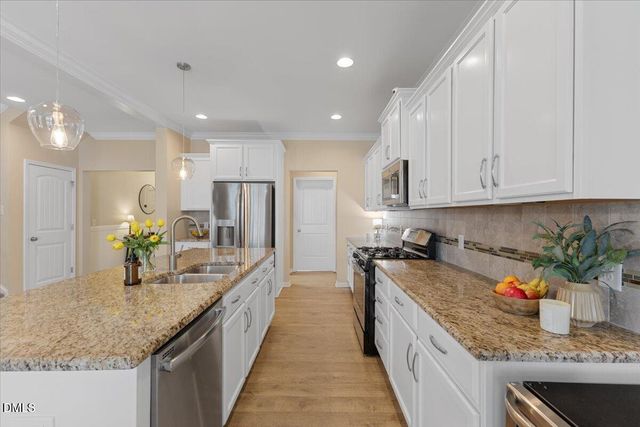 819 Lake Artesia Lane, Fuquay Varina, NC 27526