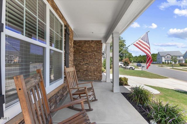 819 Lake Artesia Lane, Fuquay Varina, NC 27526