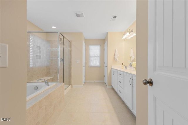 819 Lake Artesia Lane, Fuquay Varina, NC 27526